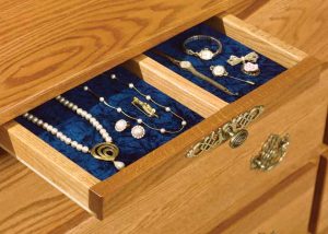 Shaker 9 Drawer Dresser with Arch Drawer 2 Jewelry Drawers JRS 067-1